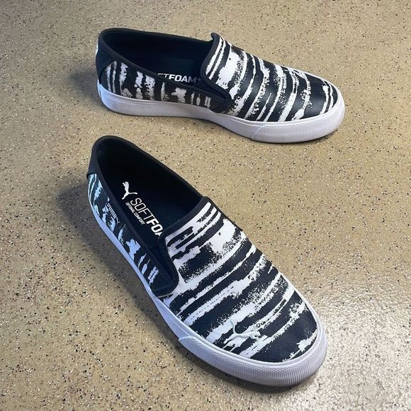 Puma Soft Foam Black & White Abstract Striped Canvas Slip On Sneakers sz 8.5 - Picture 3 of 11